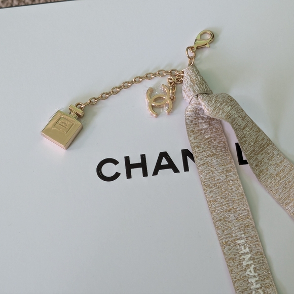 Chanel Charm - Picture 3 of 5